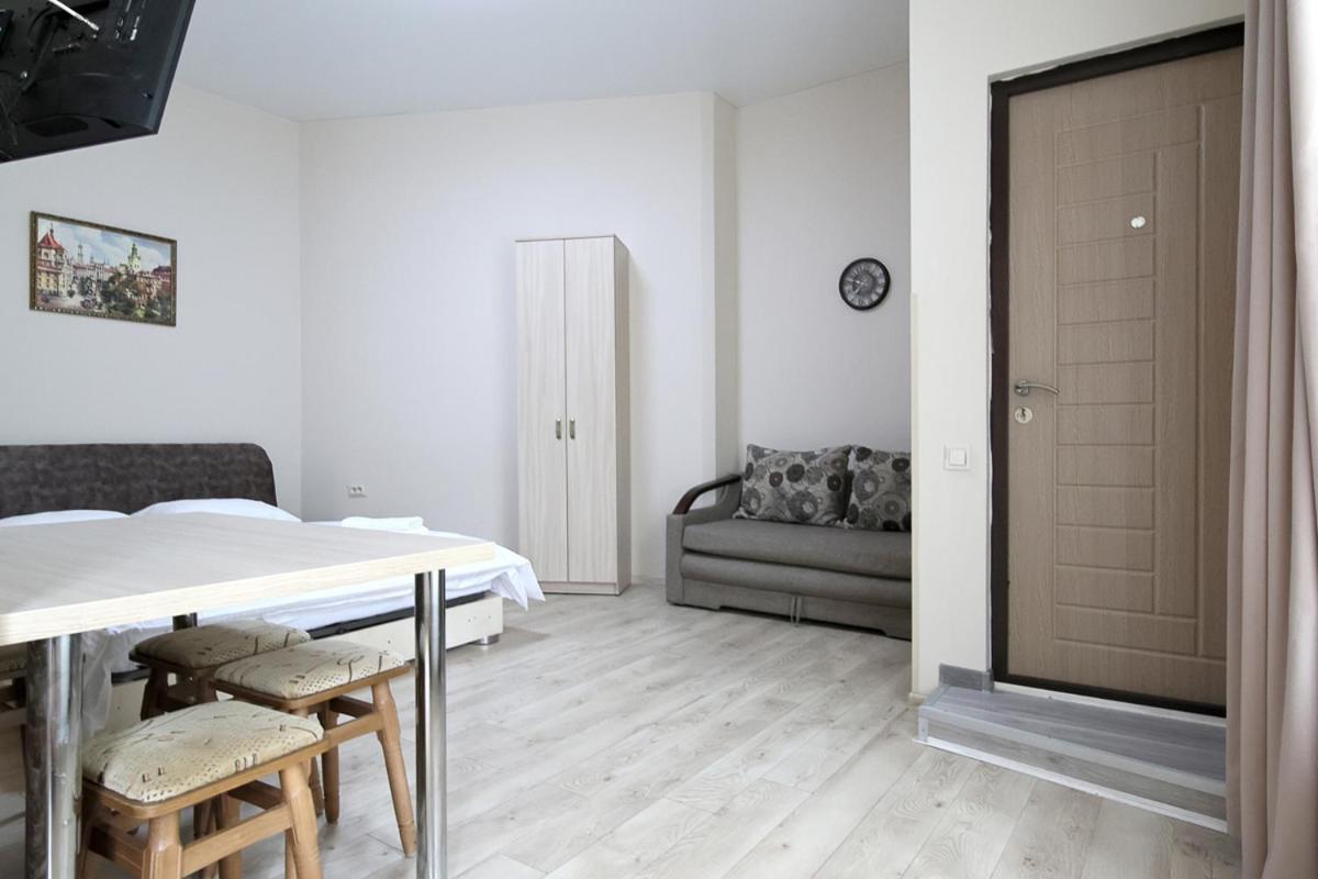 לבוב Buk Apartments On Doroshenka 25 מראה חיצוני תמונה