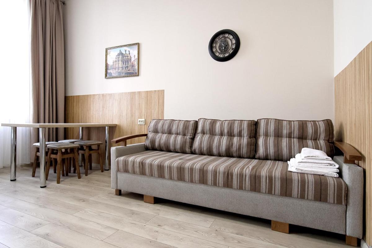 לבוב Buk Apartments On Doroshenka 25 מראה חיצוני תמונה