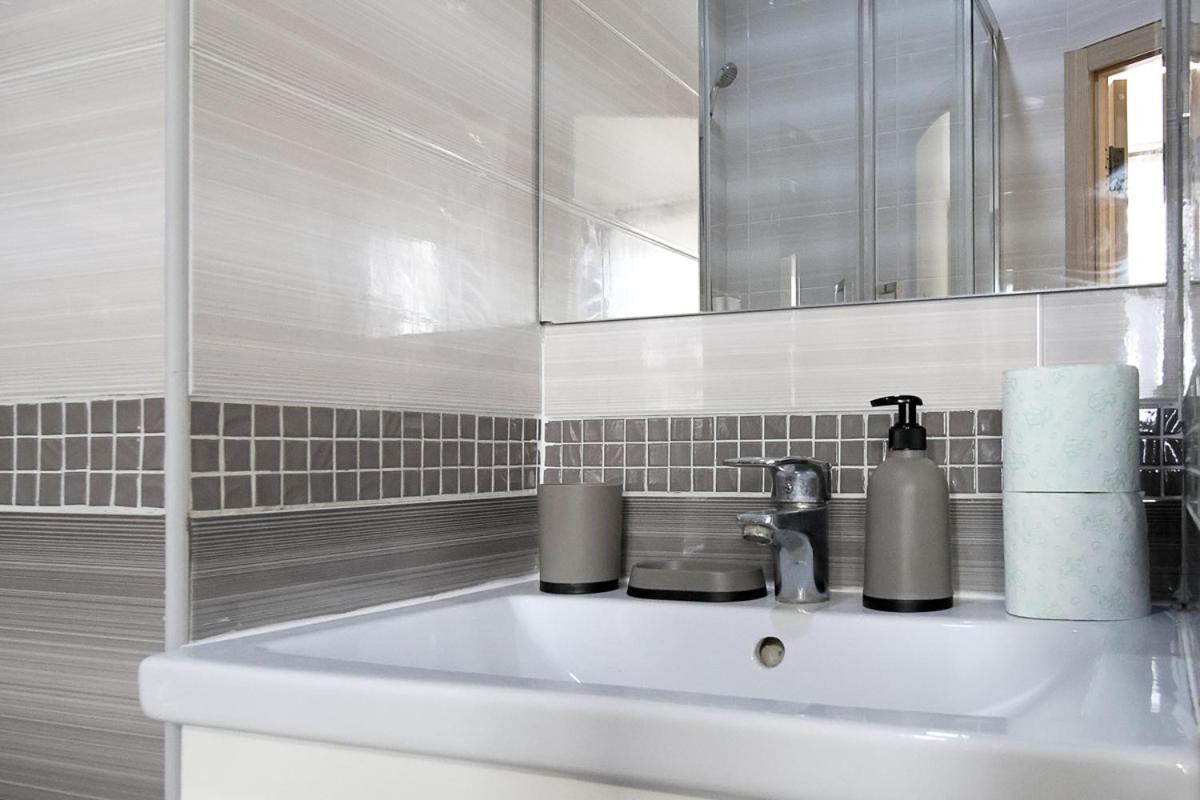 לבוב Buk Apartments On Doroshenka 25 מראה חיצוני תמונה