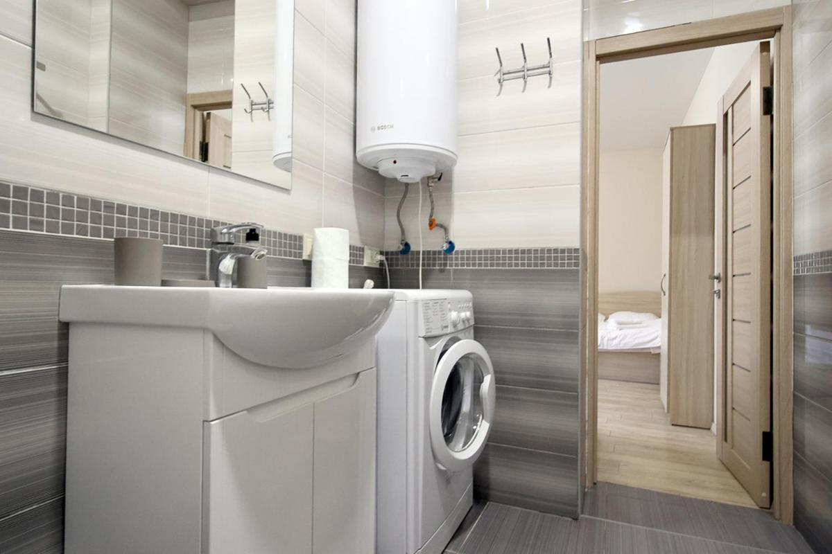 לבוב Buk Apartments On Doroshenka 25 מראה חיצוני תמונה