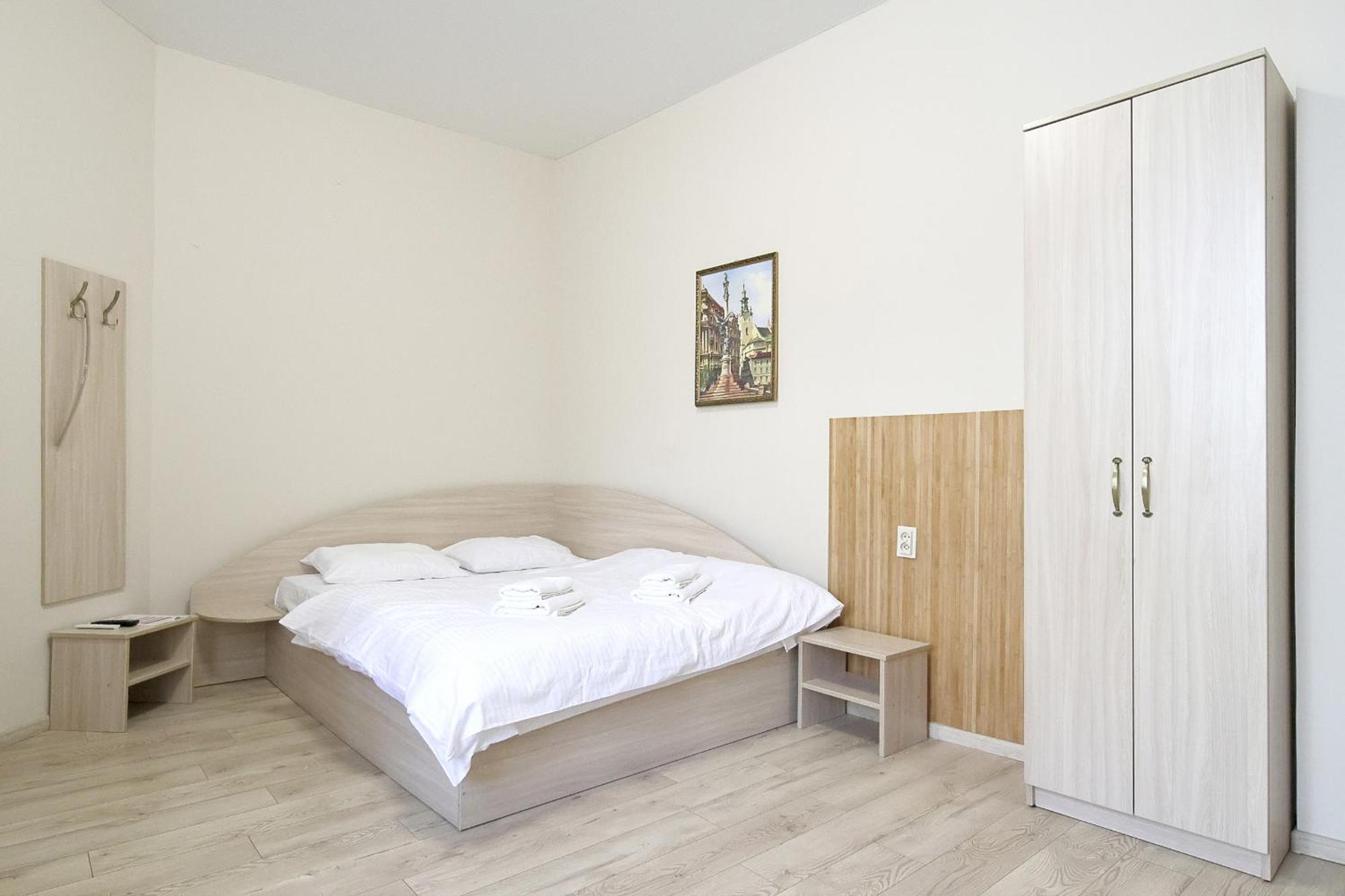 לבוב Buk Apartments On Doroshenka 25 מראה חיצוני תמונה