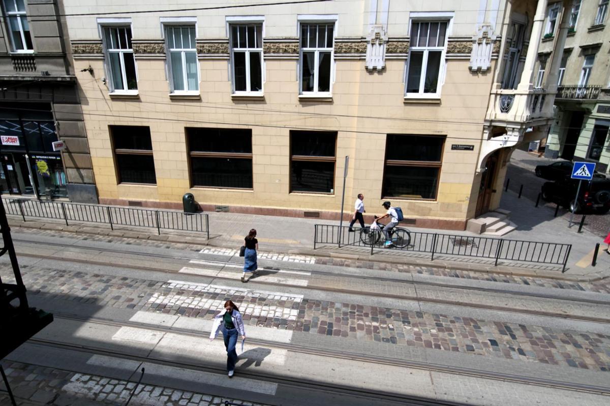 לבוב Buk Apartments On Doroshenka 25 מראה חיצוני תמונה